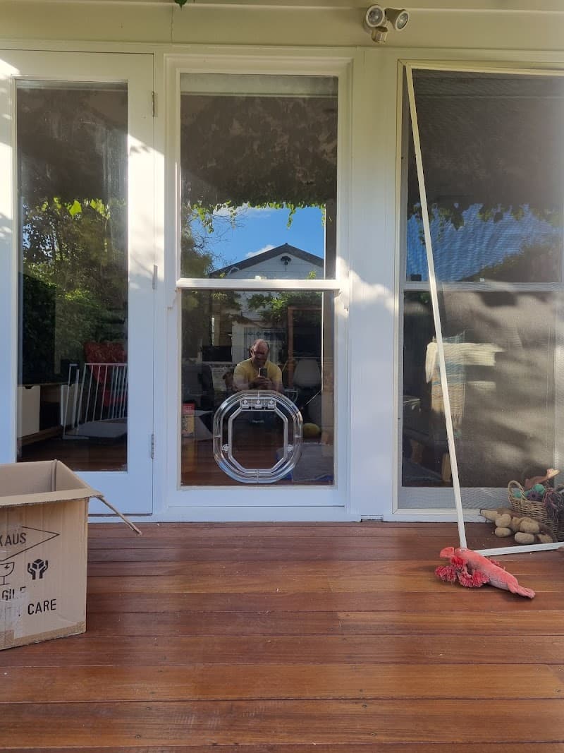 LB Glass Pty Ltd glass & glazier work in Lara