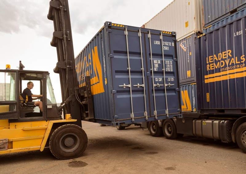 Leader Removals & Storage removalist work in Mitchell