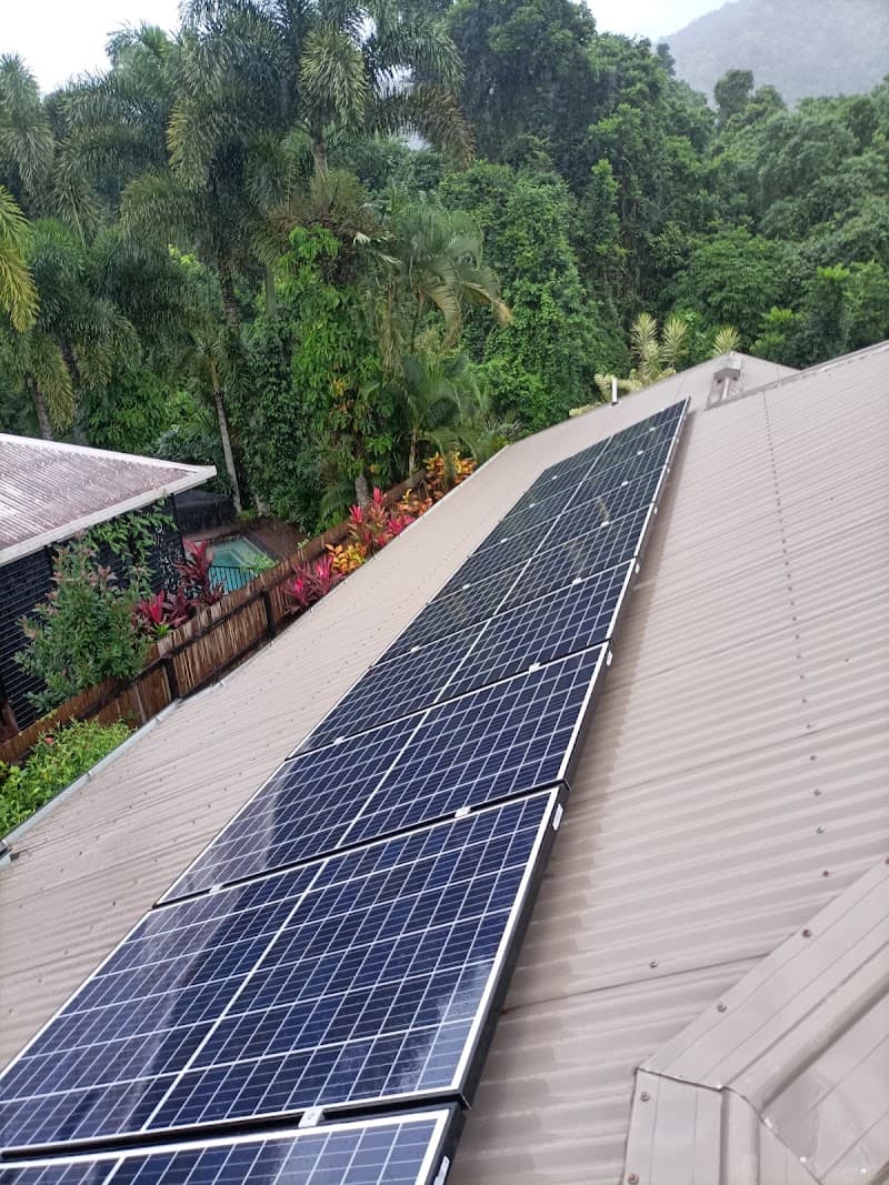 Leading Pressure Washing gutter cleaning work in Cairns City