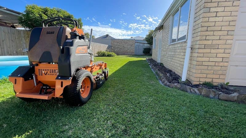 Legendary Landscaping Australia - Lawn Mowing, Gardening, Landscaping lawn care work in Beaumaris