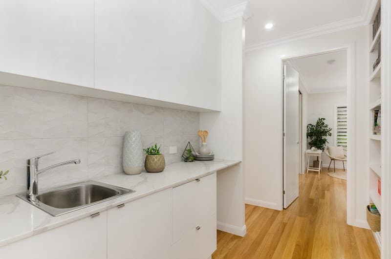 Lifestyle Kitchens N.Q. bathroom renovation work in Aitkenvale