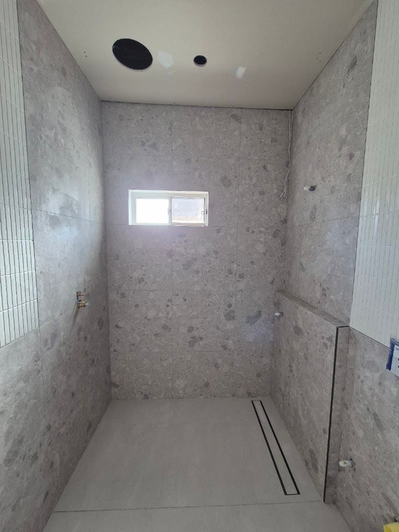 Linear Tiling tiling work in Guildford