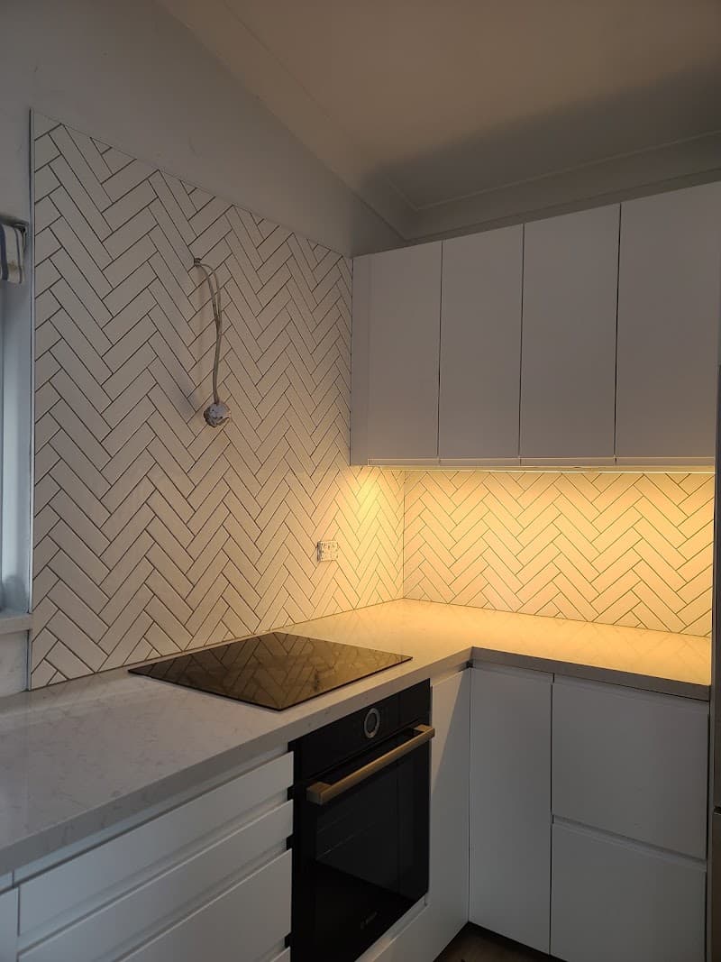 Linear Tiling tiling work in Guildford