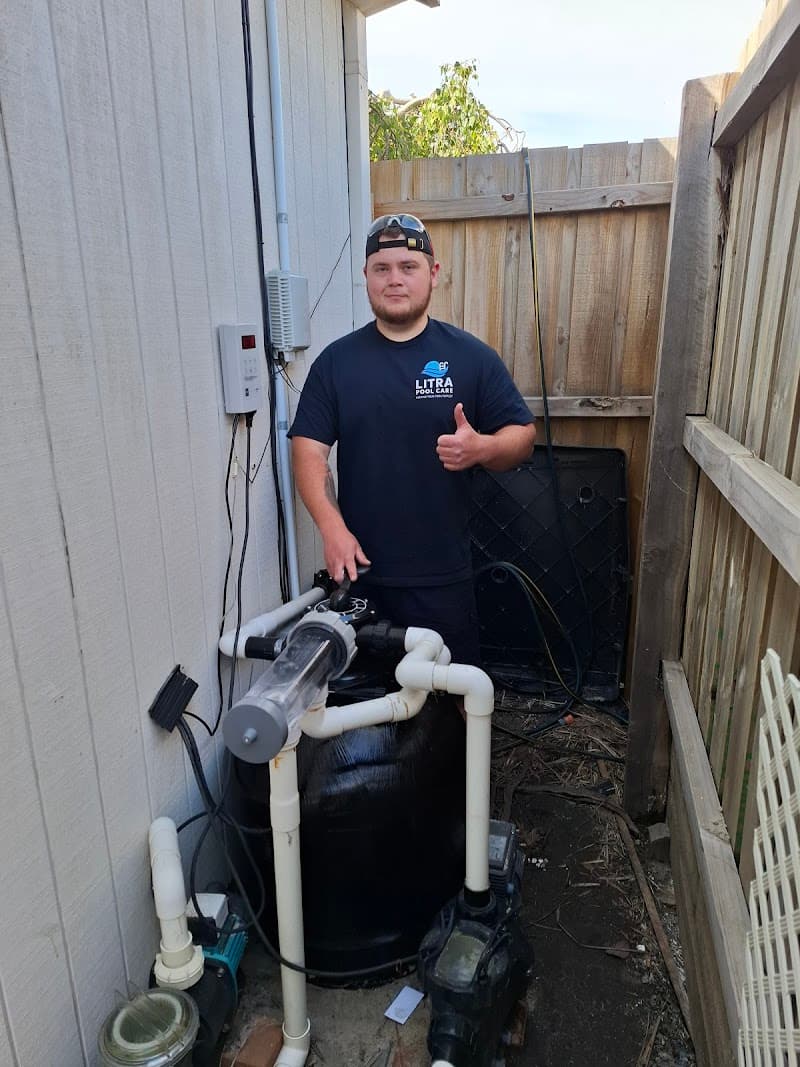 Litra PoolCare pool maintenance work in Carrum Downs