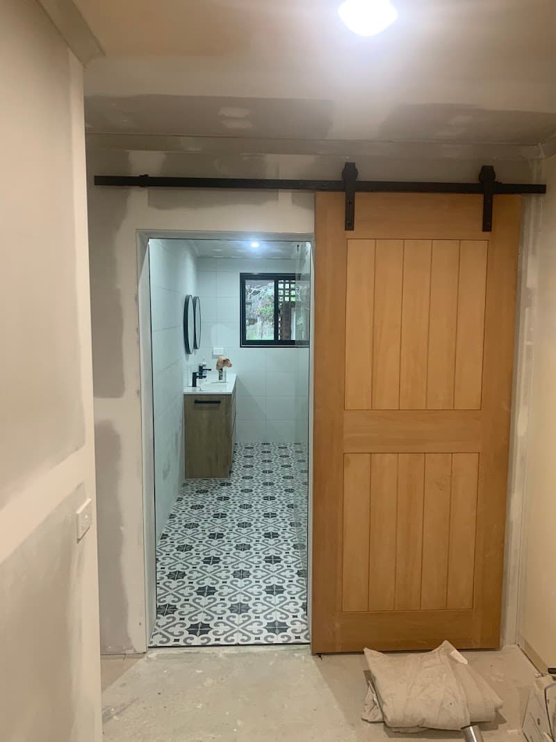 LM Construction carpentry work in Kennington