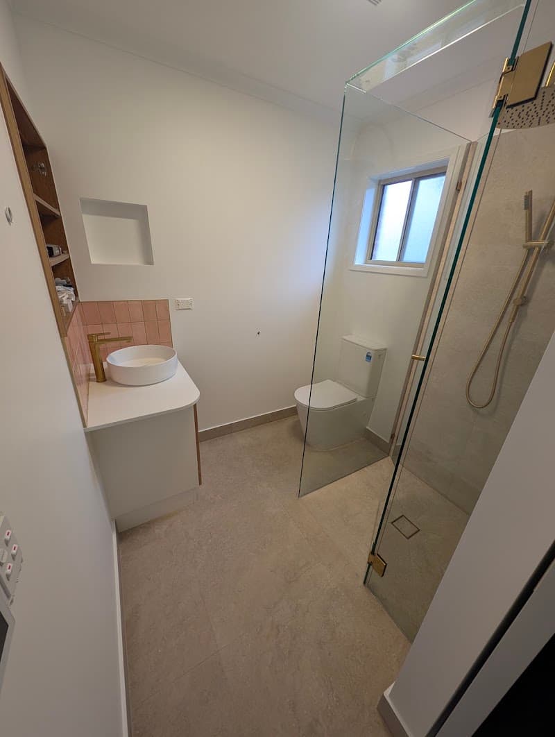 LM Construction carpentry work in Kennington