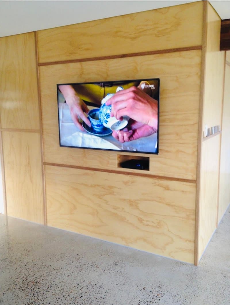 Local Bloke Antenna Services antenna & tv work in Red Hill