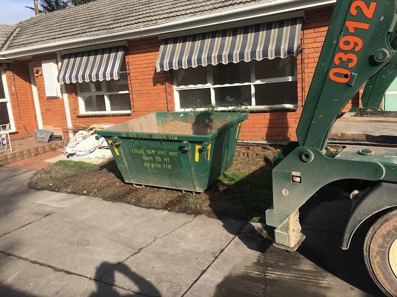 Local Skip Bins Hire rubbish removal work in Glen Waverley