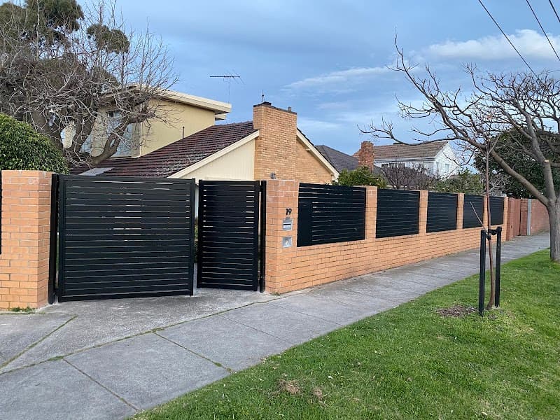 LOCK UP QUALITY GATES & FENCING fencing work in Dandenong