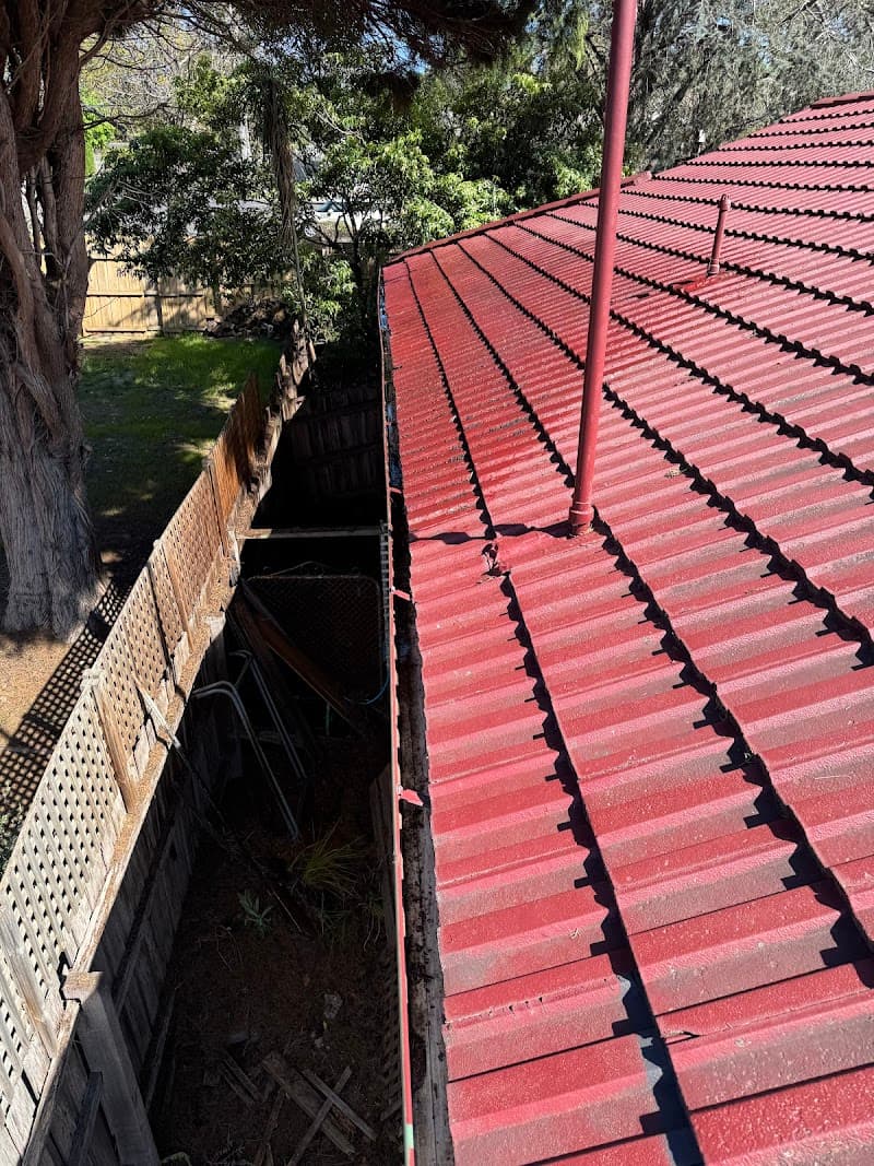 Lowvac gutter cleaning work in Cranbourne