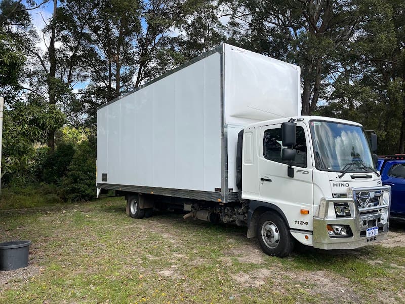 Lucky Bay Removals removalist work in Mountain Creek