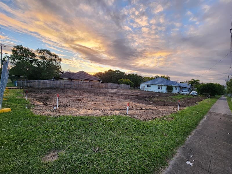 Mackay and Sons House Demolition Brisbane demolition work in Narangba