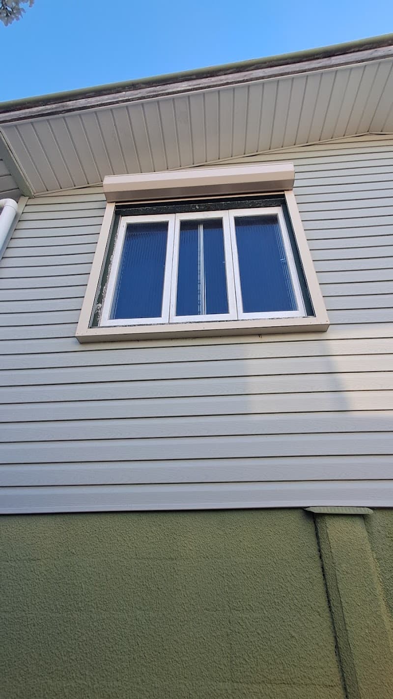 Mackay Glass and Carpentry Services carpentry work in Slade Point