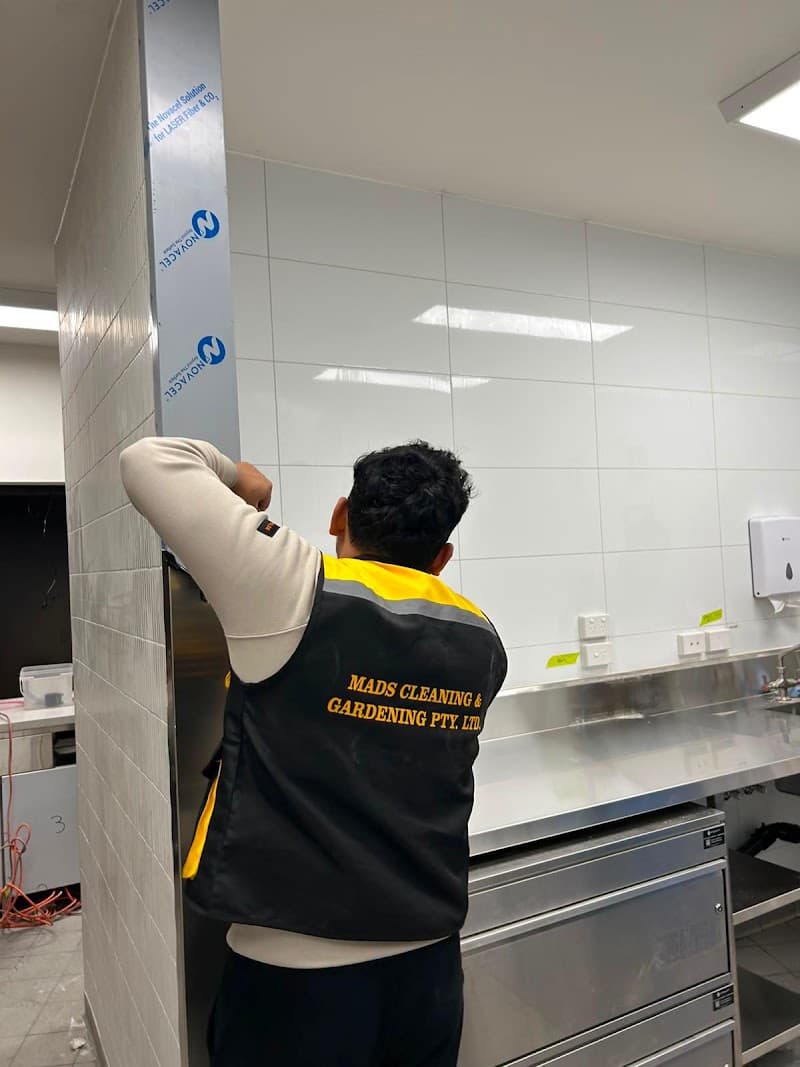 MADS CLEANING AND GARDENING PTY LTD oven & bbq cleaning work in Hobart