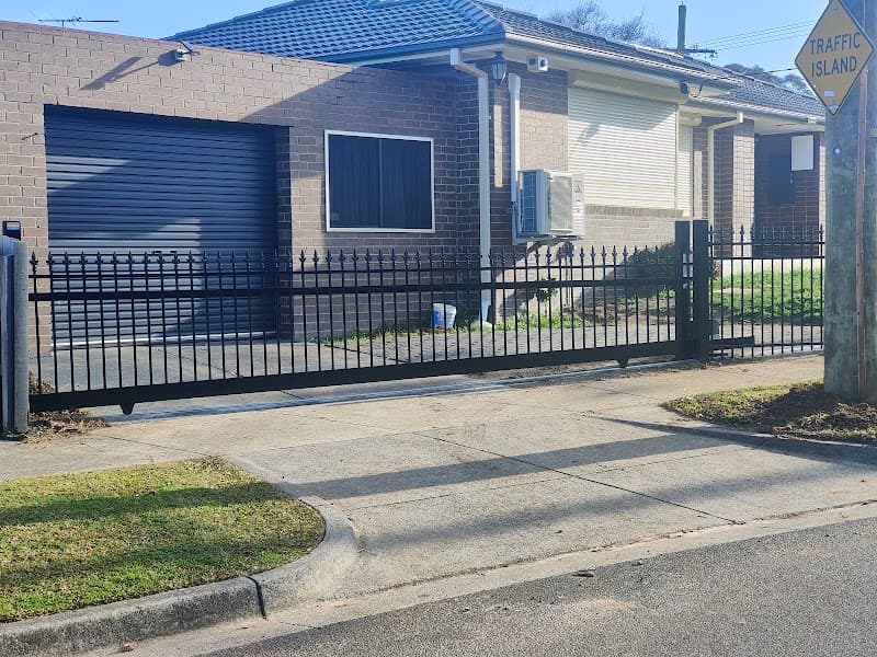 Magic Fences And Gates fencing work in Dandenong