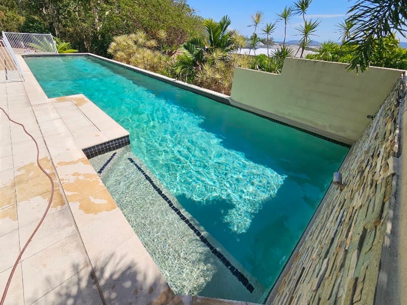 Makin waves pool services pool maintenance work in Garbutt