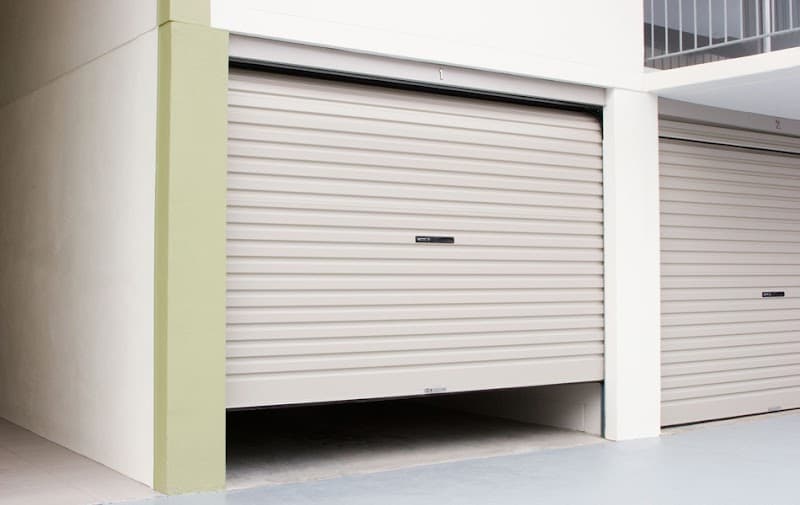 Mandurah Roller Door Centre garage doors work in Greenfields