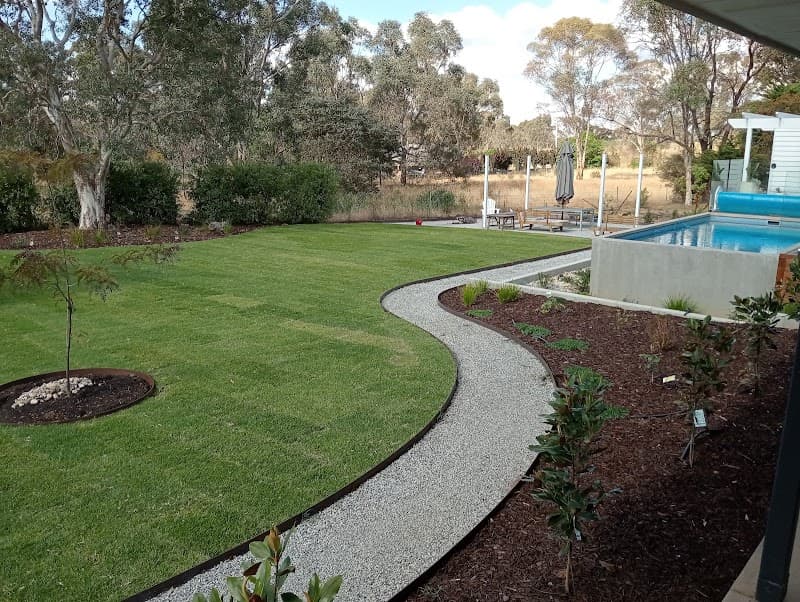 Mandurang Property Maintenance lawn care work in Mandurang