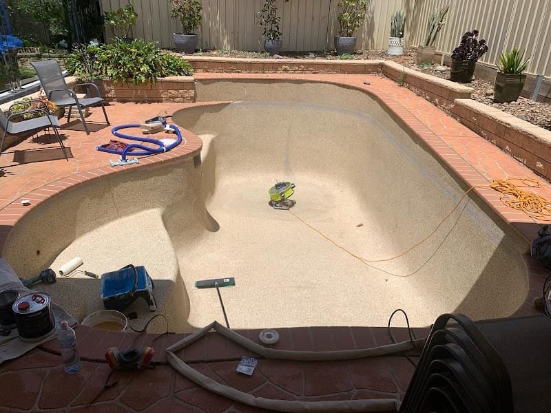 Mann Made Pools pool builder work in Ultimo