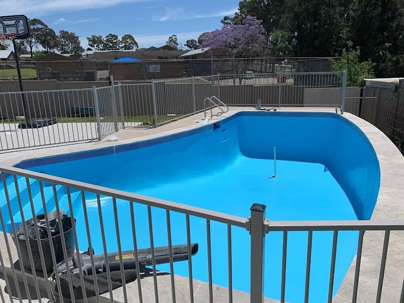 Mann Made Pools pool builder work in Ultimo