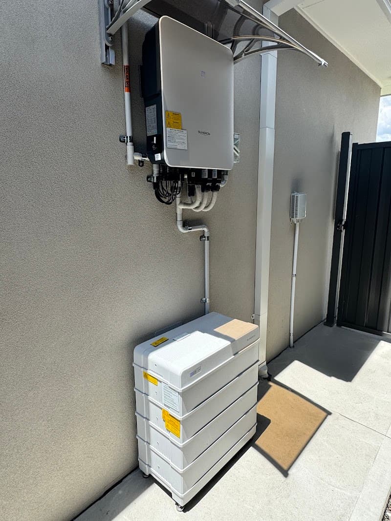 Marshall Energy Solutions - Solar & battery installer solar panel installation work in Lynbrook