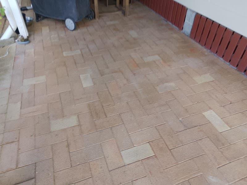 Maryborough Pressure Cleaning gutter cleaning work in Maryborough
