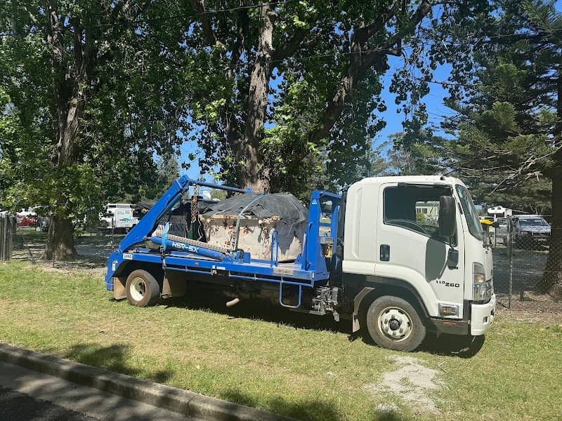 Maryborough skip bins rubbish removal work in Maryborough
