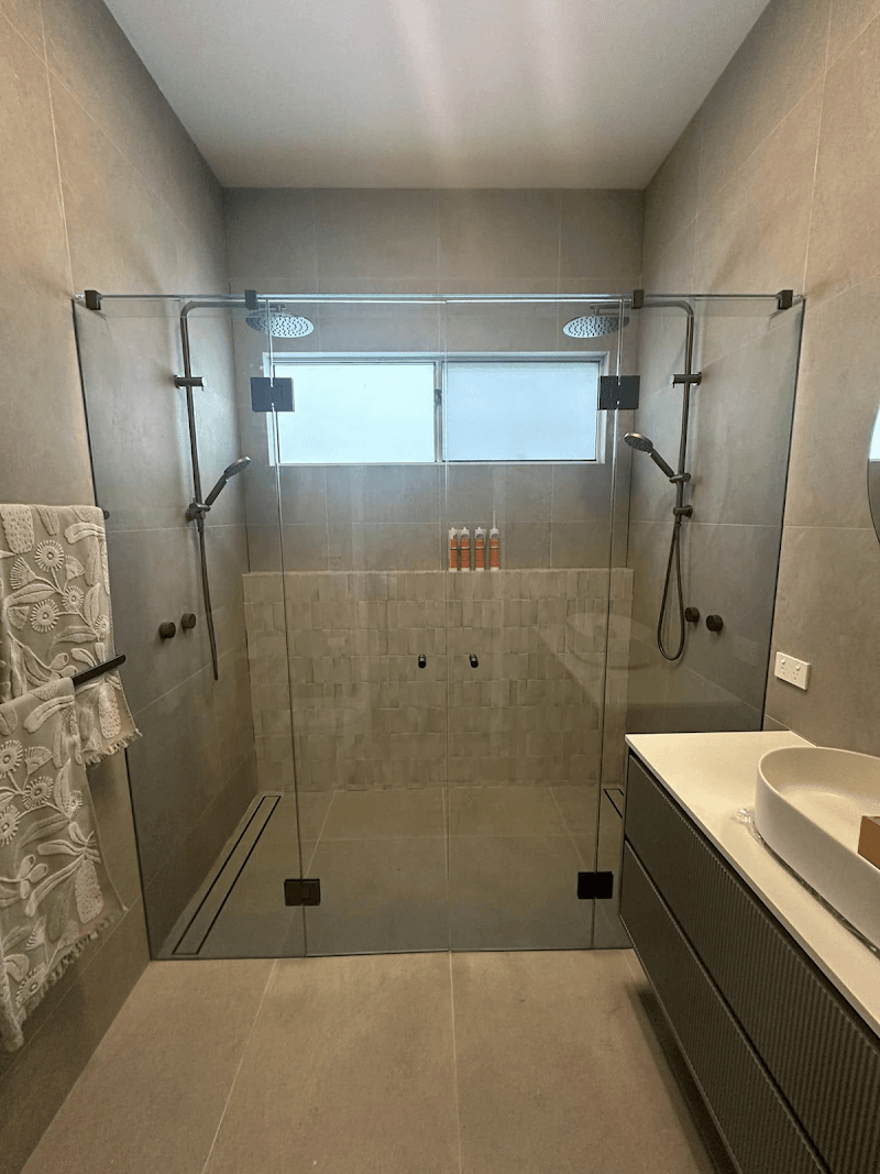 Master Glass & Glazing glass & glazier work in Eleebana