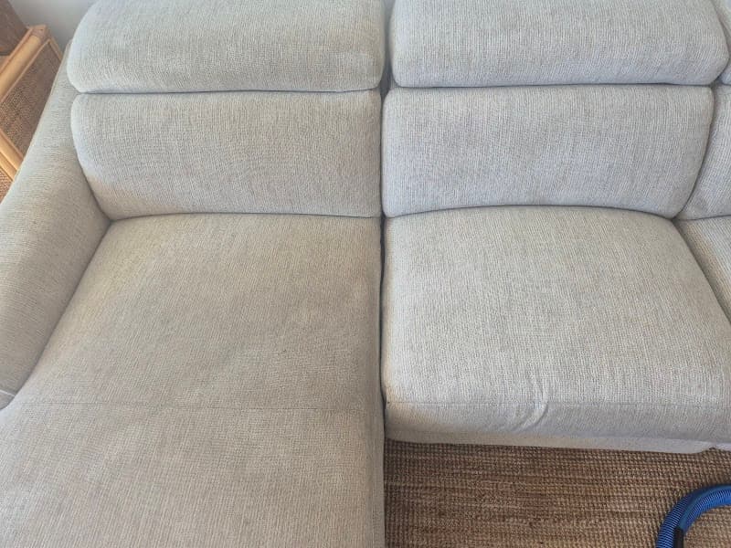 Masters Gold Coast carpet cleaning work in Robina
