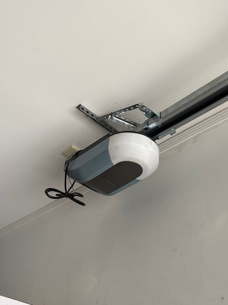 Mastertech Doors garage doors work in Varsity Lakes