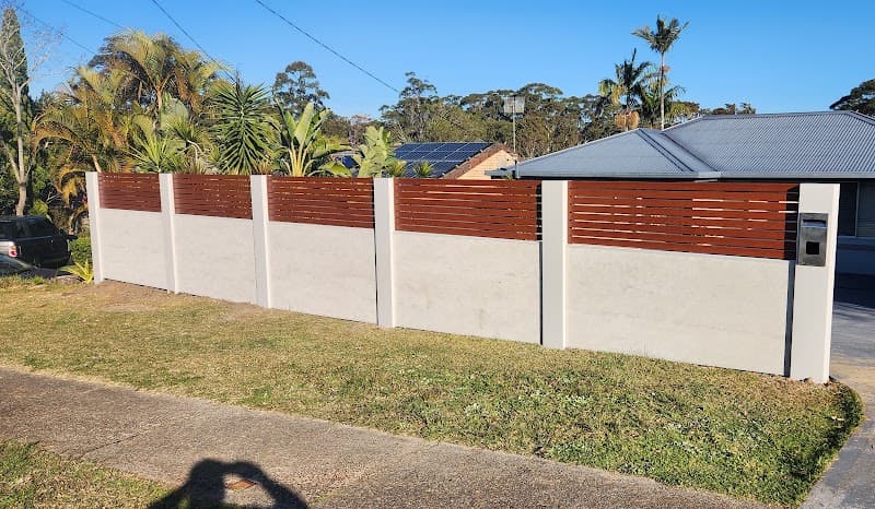 MAT'S FENCING PTY LTD fencing work in Berkeley Vale