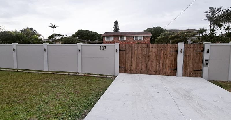 MAT'S FENCING PTY LTD fencing work in Berkeley Vale