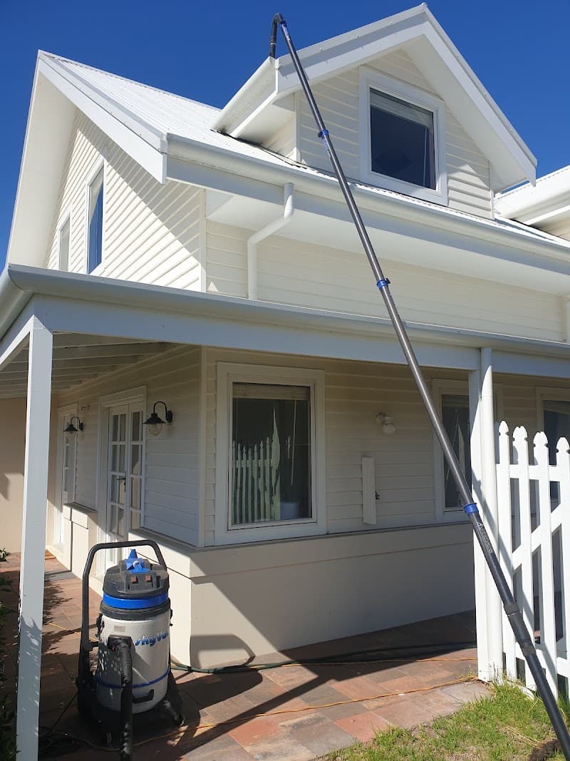 Max's Outdoor Cleaning (Windows In&out Gutters Solar panels Roof & pressure cleaning) gutter cleaning work in Metricup
