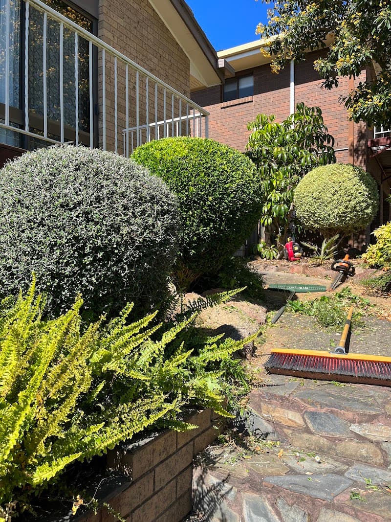 MDR Lawn and Garden Maintenance lawn care work in Thurgoona