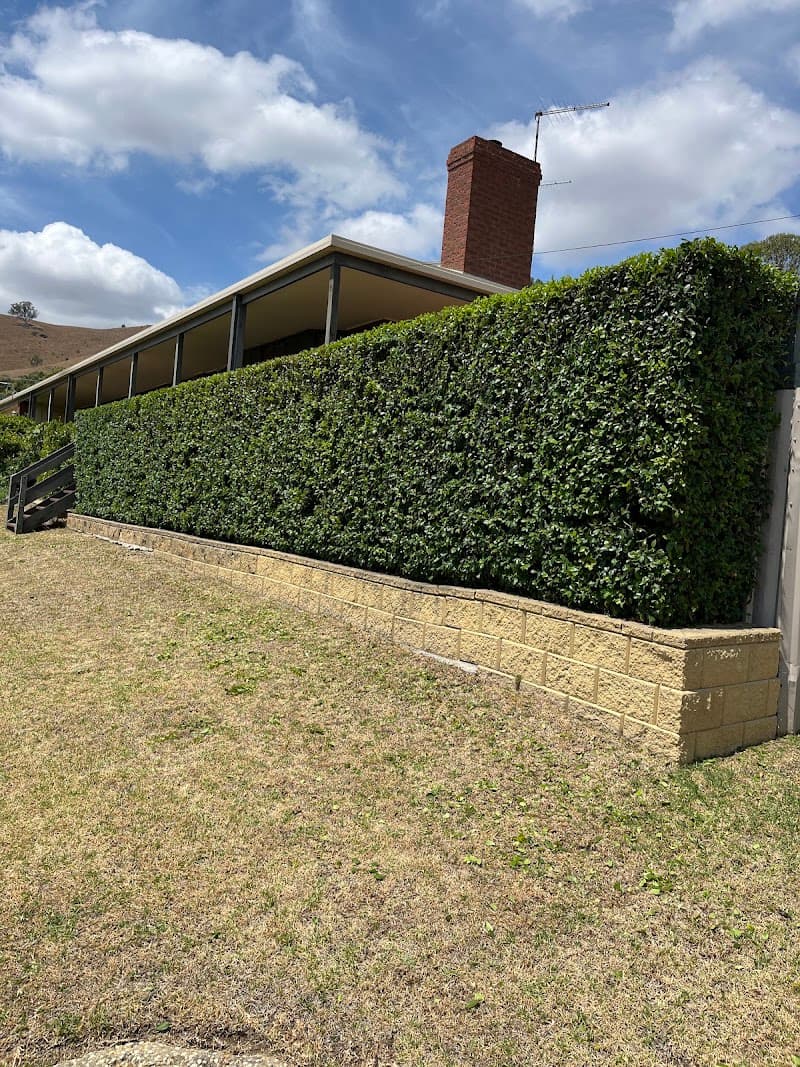 MDR Lawn and Garden Maintenance lawn care work in Thurgoona