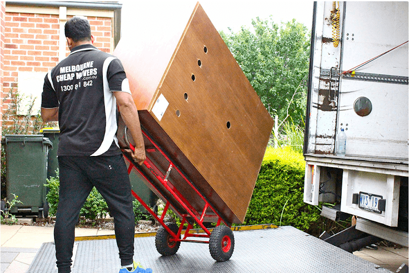 Melbourne Cheap Movers removalist work in Melbourne
