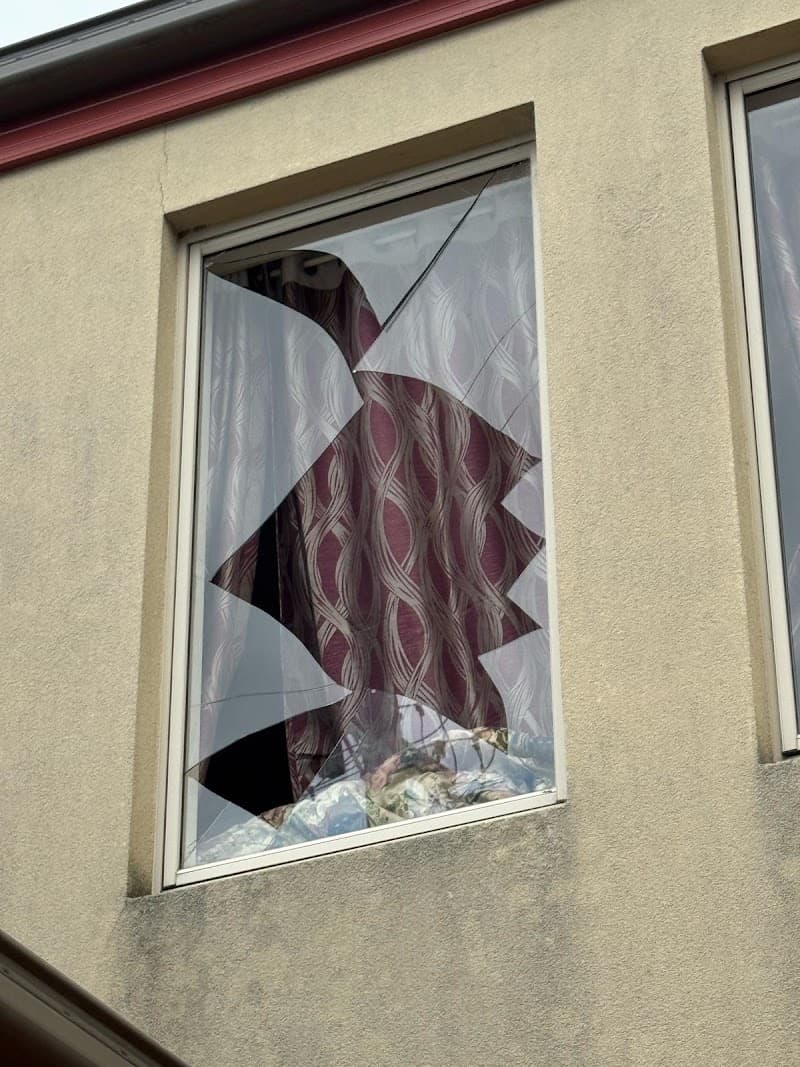 Melbourne Emergency Glass glass & glazier work in Frankston