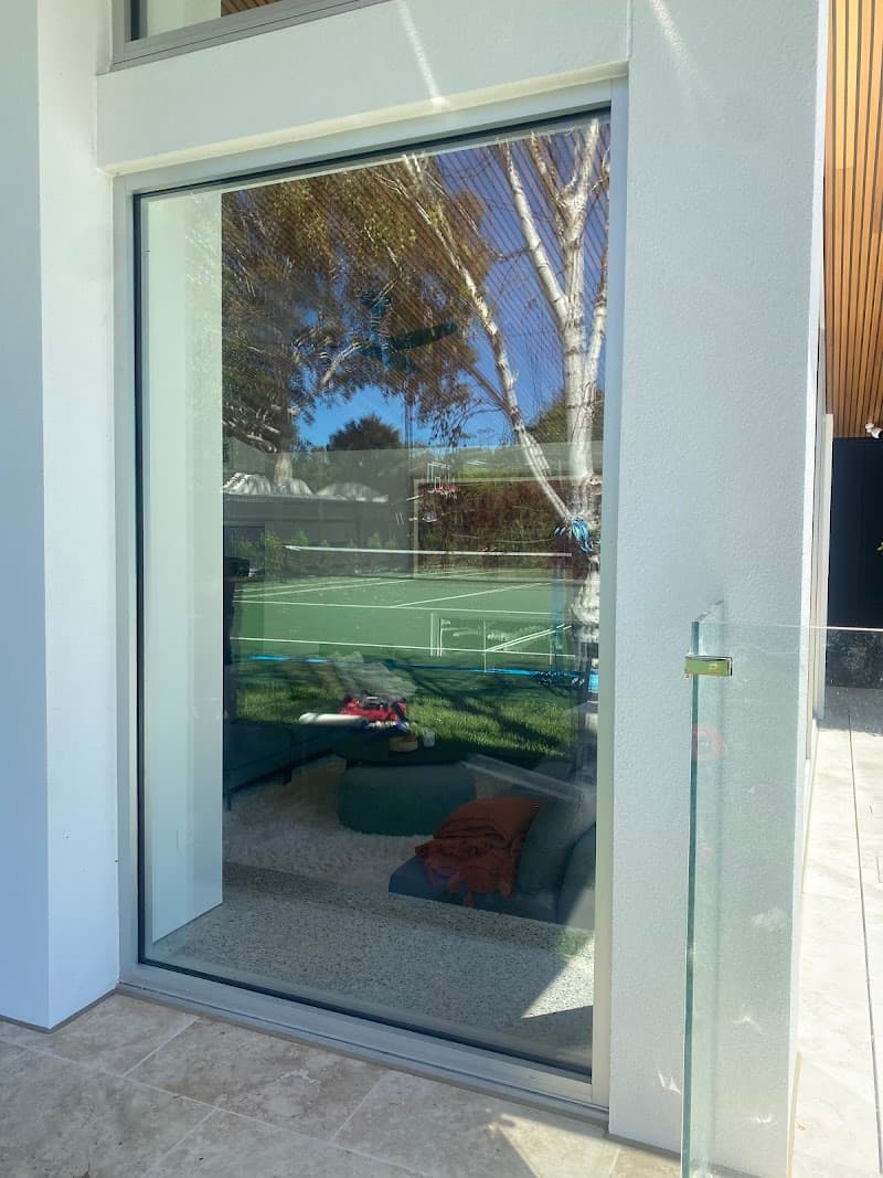 Melbourne Emergency Glass glass & glazier work in Frankston