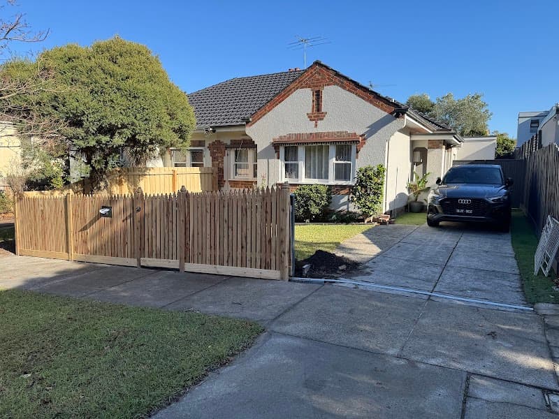 Melbourne Fencing Specialists fencing work in Carrum Downs