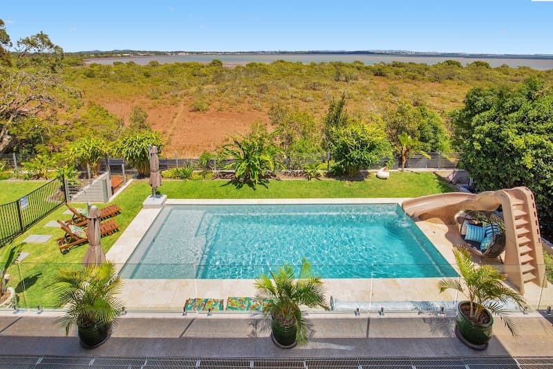 Melbourne Fibreglass Pool Company pool builder work in Altona North