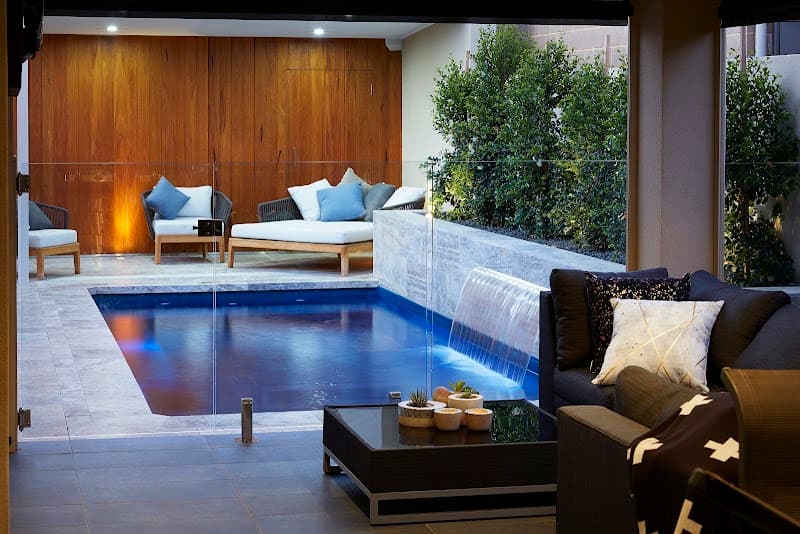 Melbourne Fibreglass Pool Company pool builder work in Altona North