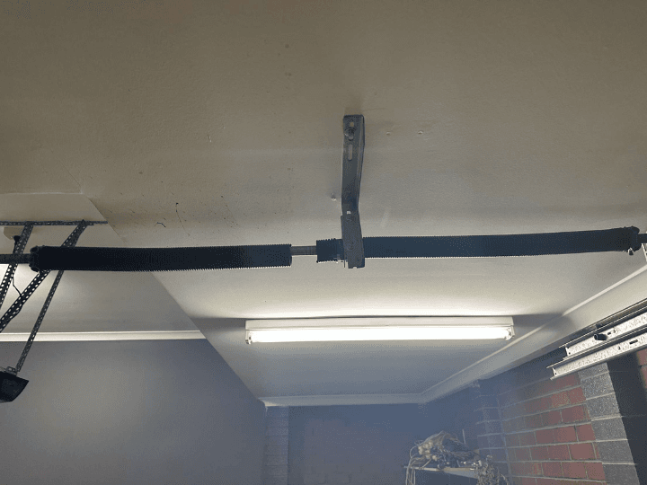 Melbourne Garage Door Repairs garage doors work in Thomastown