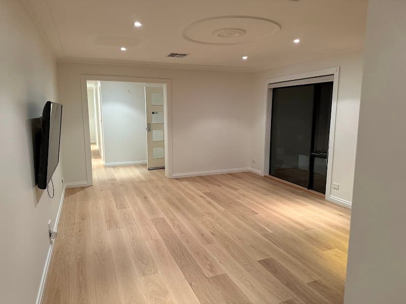 Melbourne Quick Lick Painting & Roof Restorations Pty Ltd painter work in Dandenong