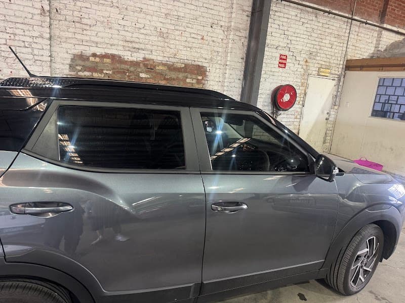 Melbourne Style Tinting window tinting work in Sunshine