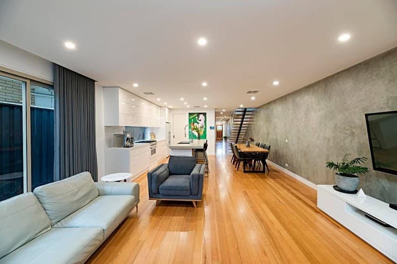 Melbourne Wide Electrical & Plumbing electrician work in Thomastown