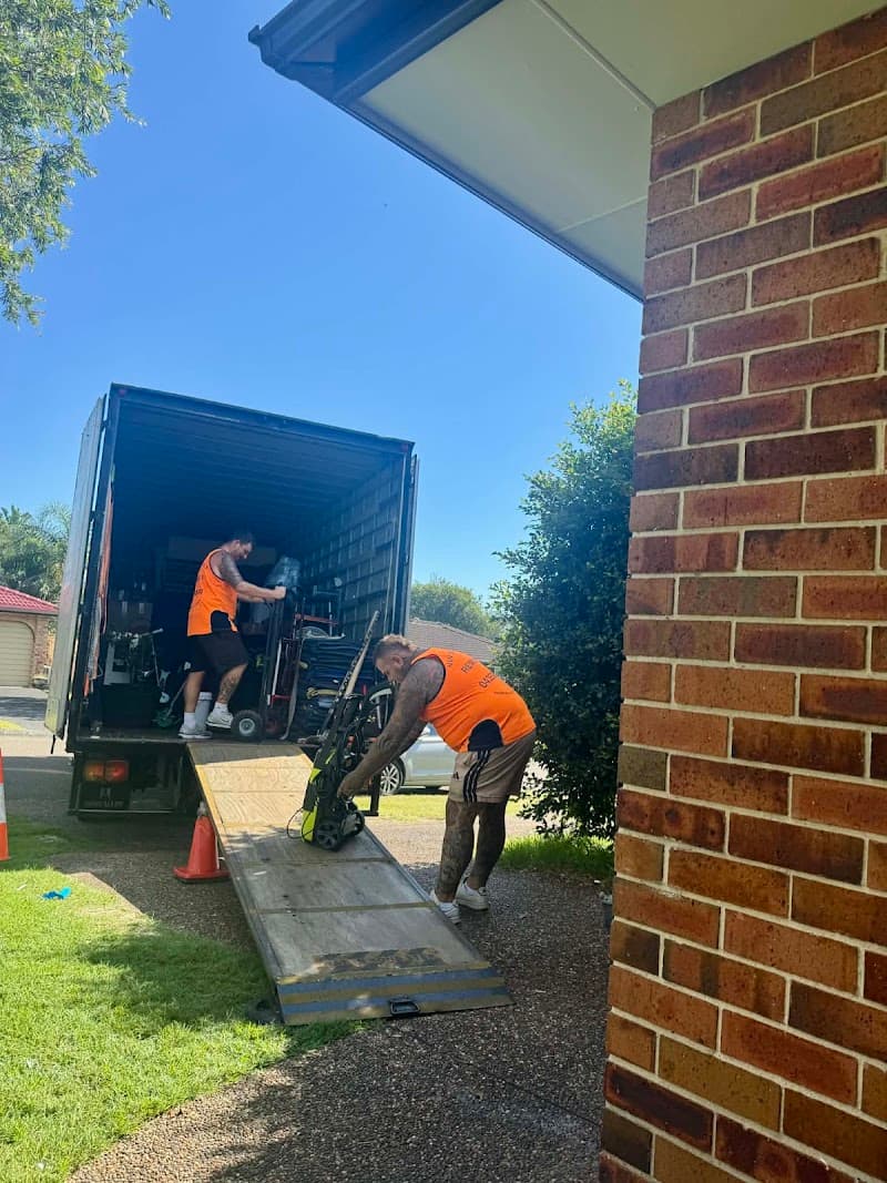 Men on Wheels Removals removalist work in Ettalong Beach