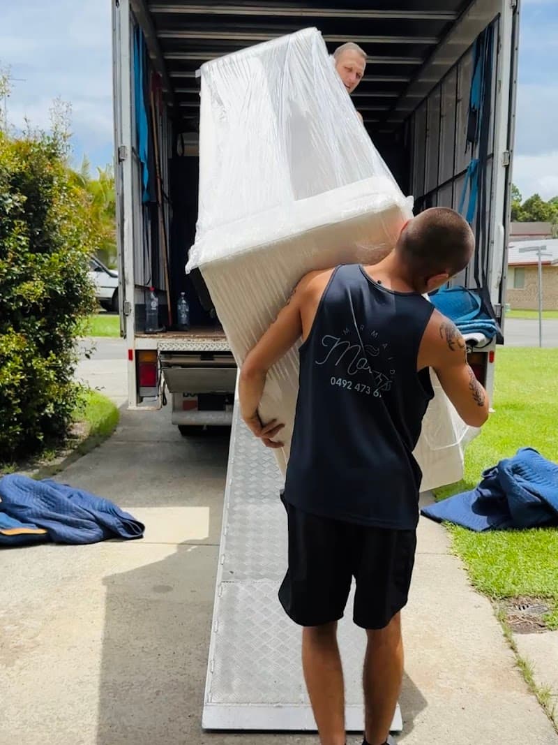 Mermaid Movers removalist work in Mermaid Waters