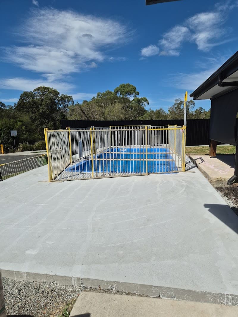 MFP easy Fibreglass Pools pool builder work in Brendale