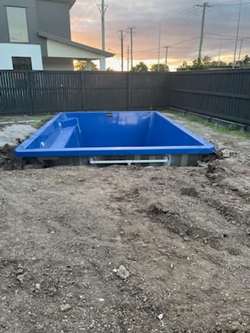 MFP easy Fibreglass Pools pool builder work in Brendale