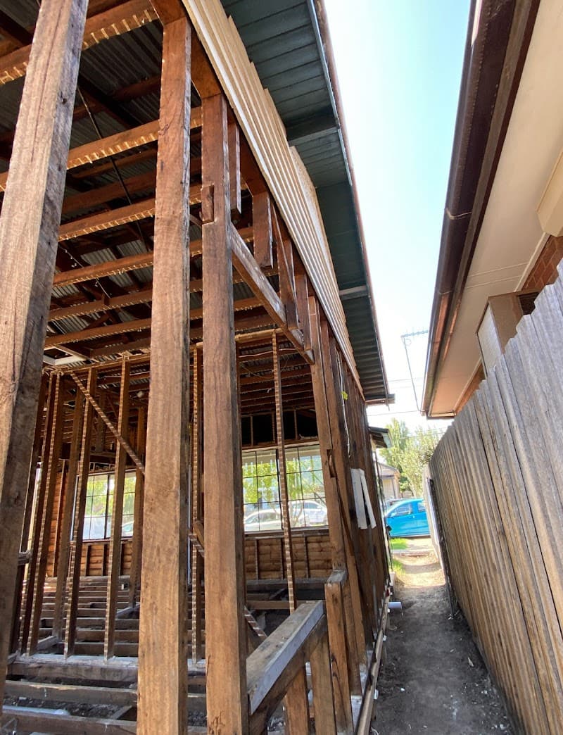 Micro Demo Co. demolition work in Carlton